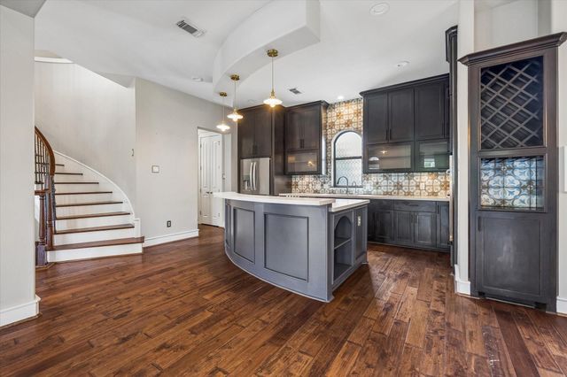 5803 Kiam Street, Houston, TX 77007
