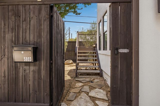5803 Kiam Street, Houston, TX 77007