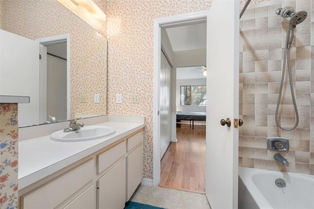 815 SW 51ST WAY 815, Gainesville, FL 32607