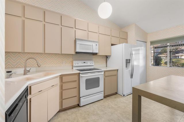 815 SW 51ST WAY 815, Gainesville, FL 32607