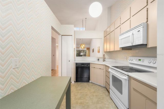 815 SW 51ST WAY 815, Gainesville, FL 32607