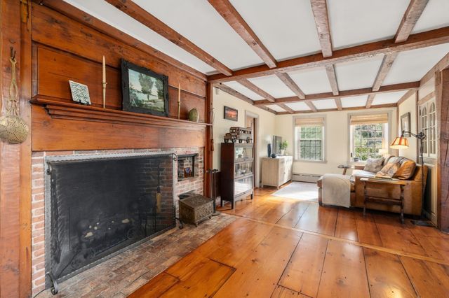 8 Winter St, Plymouth, MA 02360