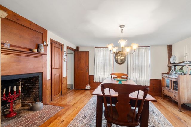 8 Winter St, Plymouth, MA 02360