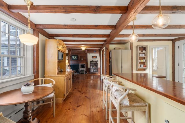 8 Winter St, Plymouth, MA 02360