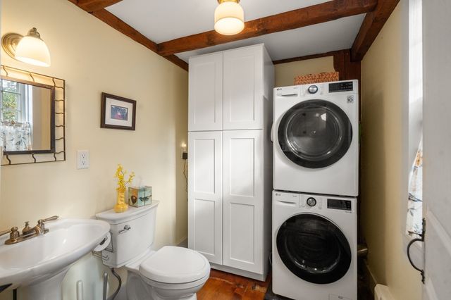 8 Winter St, Plymouth, MA 02360