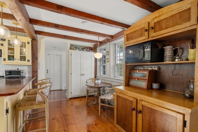 8 Winter St, Plymouth, MA 02360