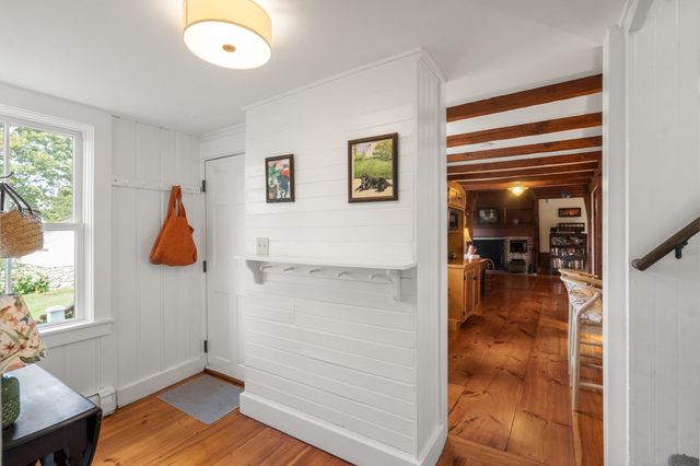 8 Winter St, Plymouth, MA 02360