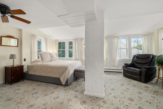 8 Winter St, Plymouth, MA 02360