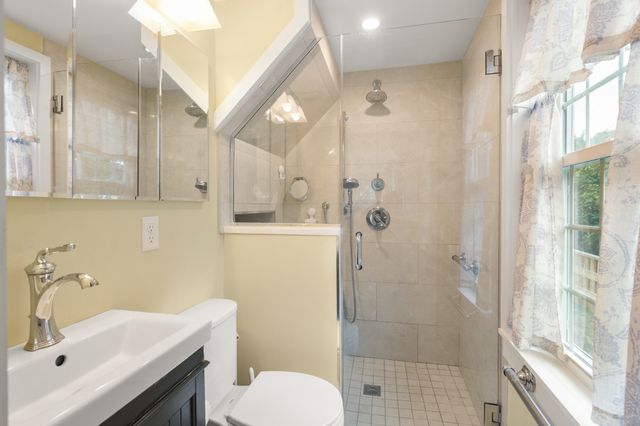 8 Winter St, Plymouth, MA 02360