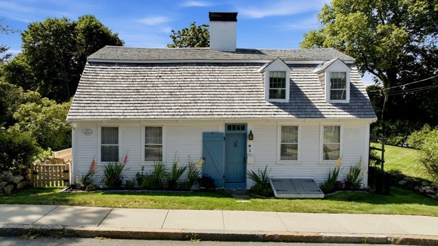 8 Winter St, Plymouth, MA 02360