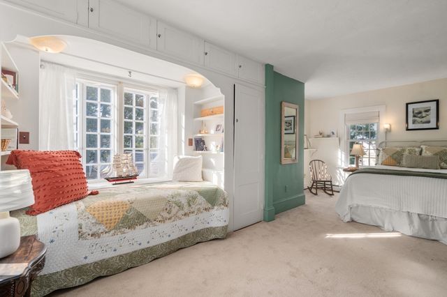 8 Winter St, Plymouth, MA 02360