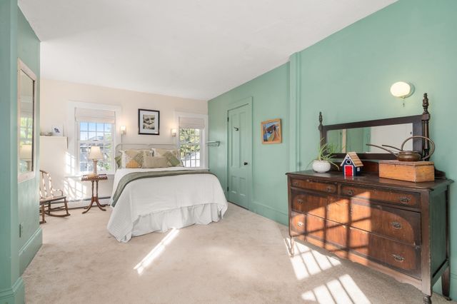 8 Winter St, Plymouth, MA 02360