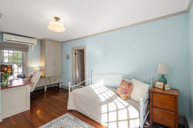 8 Winter St, Plymouth, MA 02360