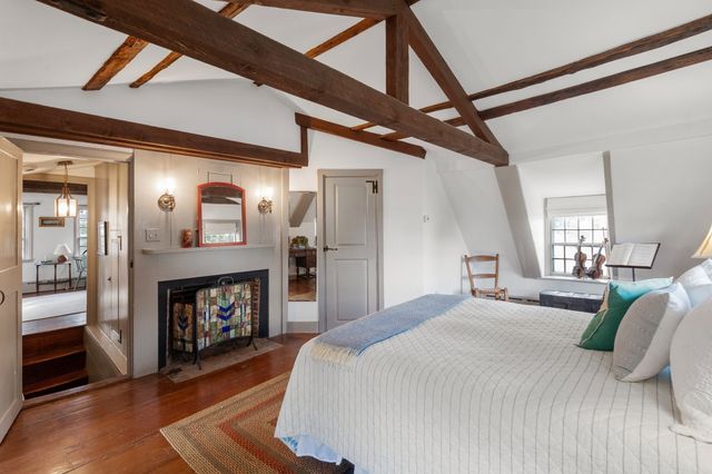 8 Winter St, Plymouth, MA 02360