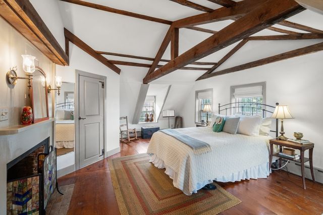 8 Winter St, Plymouth, MA 02360