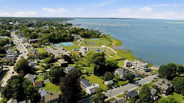 8 Winter St, Plymouth, MA 02360