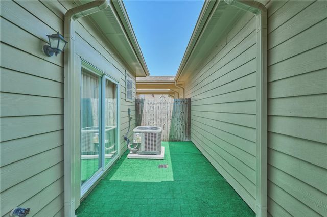2726 Misty Heath Ln Lane, Houston, TX 77082