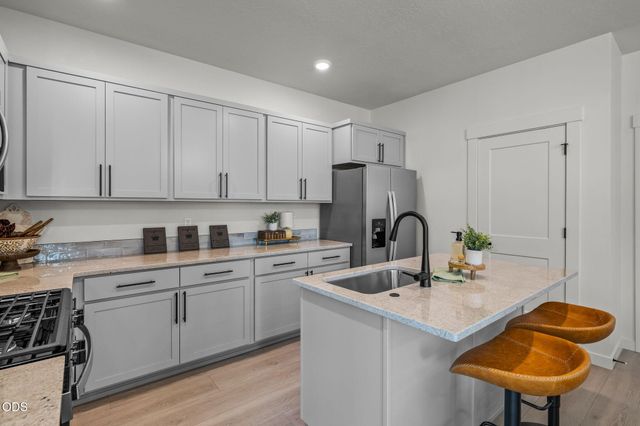 16682 Neil Court 7, La Pine, OR 97739