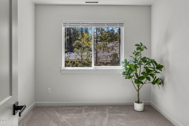 16682 Neil Court 7, La Pine, OR 97739