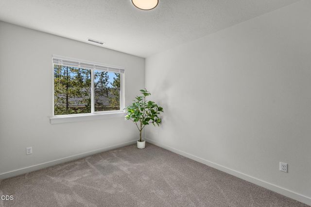 16682 Neil Court 7, La Pine, OR 97739