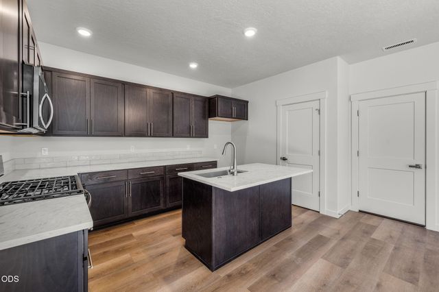 16682 Neil Court 7, La Pine, OR 97739