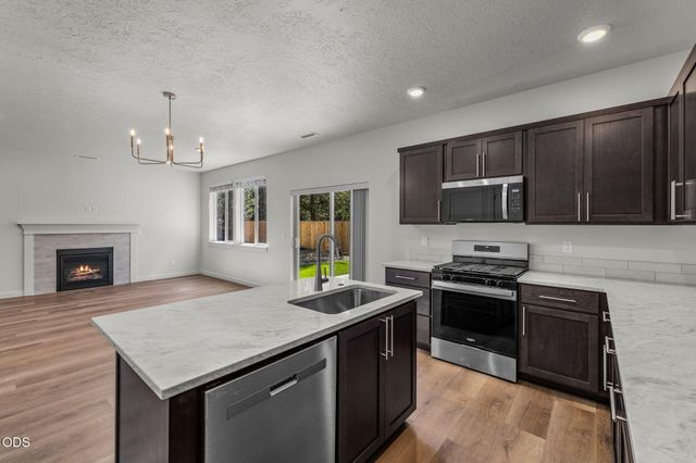 16682 Neil Court 7, La Pine, OR 97739