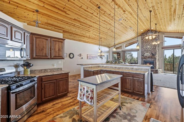 2276 THUNDERBIRD Way, Overgaard, AZ 85933