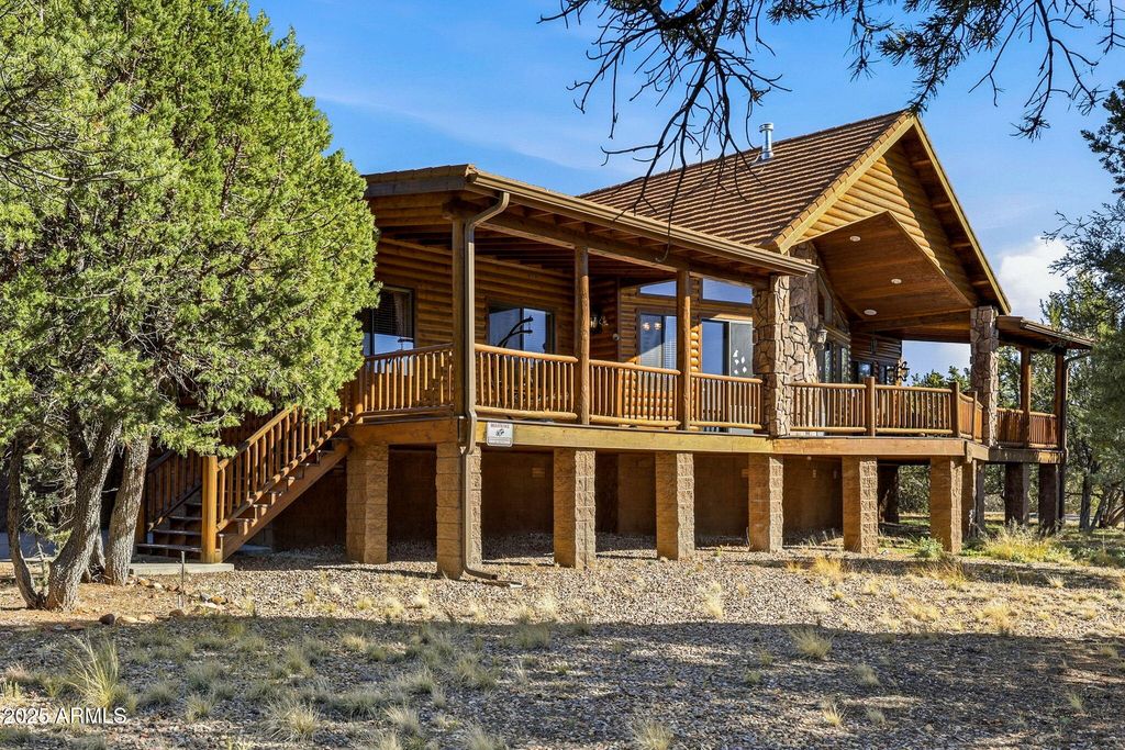 2276 THUNDERBIRD Way, Overgaard, AZ 85933