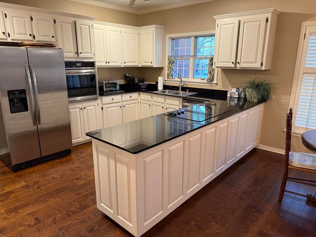 107 Candlewick Rd., Hattiesburg, MS 39402