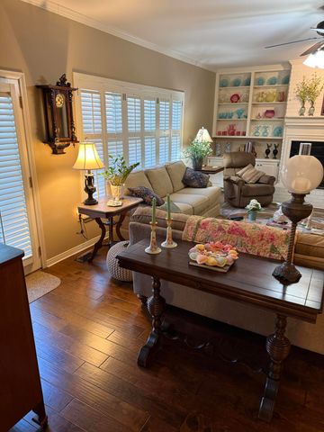 107 Candlewick Rd., Hattiesburg, MS 39402