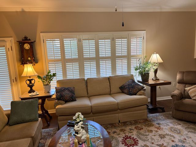 107 Candlewick Rd., Hattiesburg, MS 39402