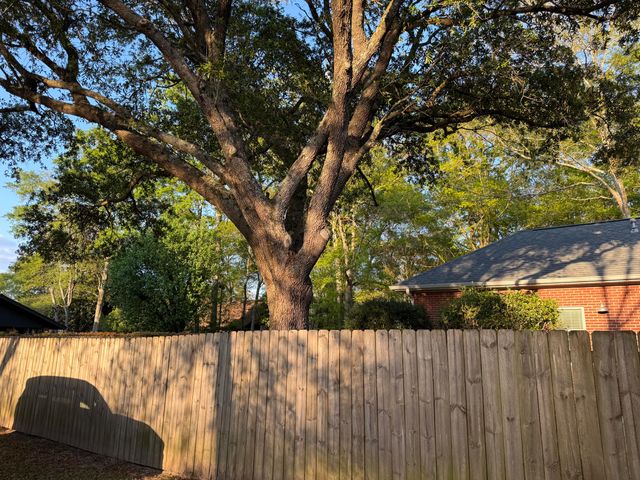 107 Candlewick Rd., Hattiesburg, MS 39402