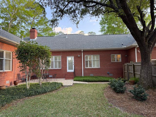 107 Candlewick Rd., Hattiesburg, MS 39402