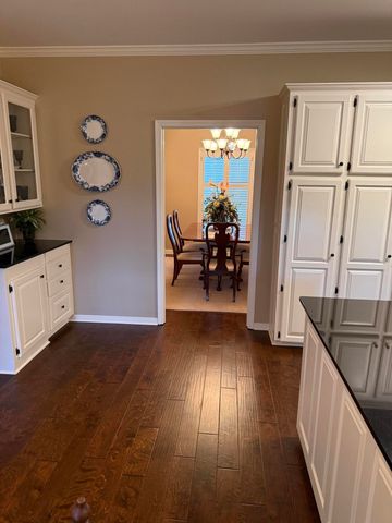 107 Candlewick Rd., Hattiesburg, MS 39402