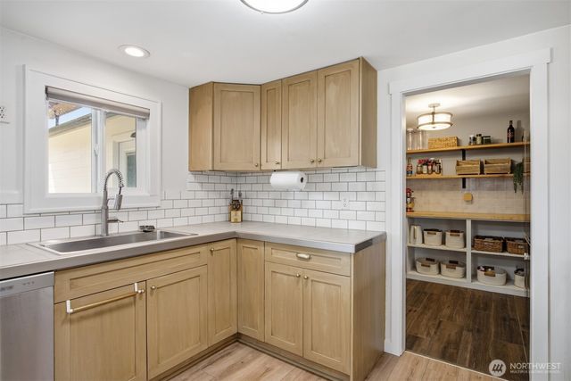 5335 Northwest Drive, Bellingham, WA 98226