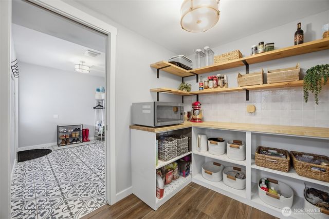 5335 Northwest Drive, Bellingham, WA 98226