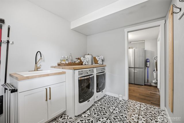 5335 Northwest Drive, Bellingham, WA 98226
