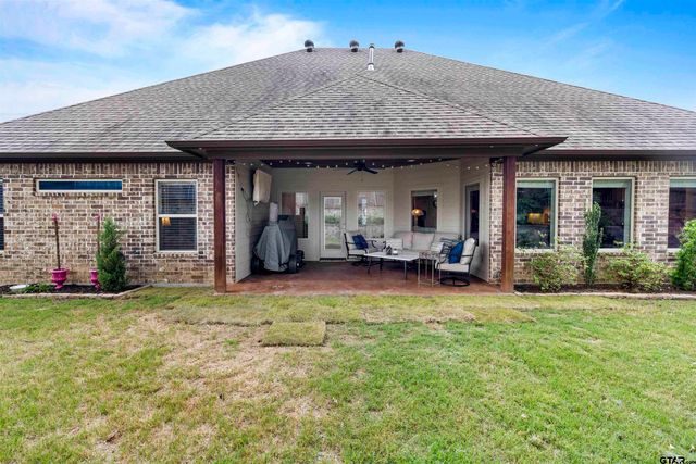 11255 Fox Trl, Flint, TX 75762