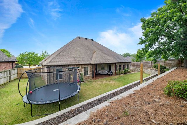 11255 Fox Trl, Flint, TX 75762
