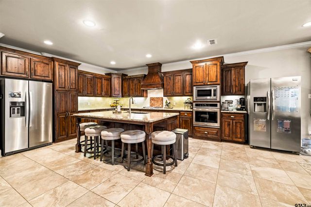 11255 Fox Trl, Flint, TX 75762