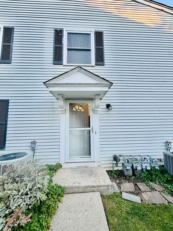 231 Sunset Court NE 231, Vernon Hills, IL 60061