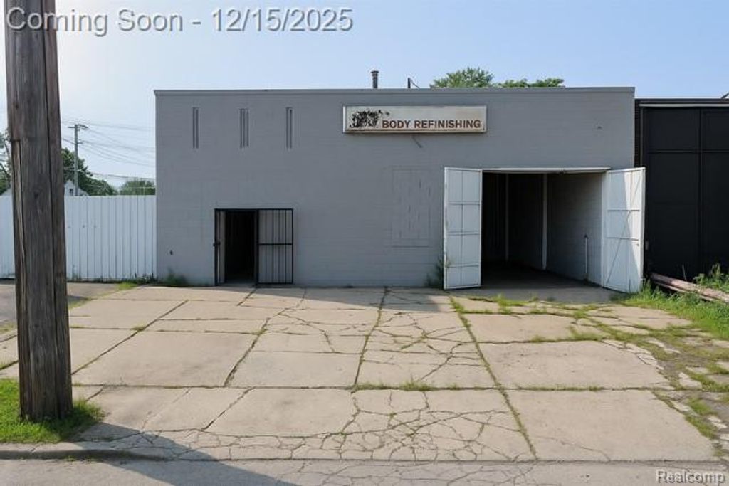 14904 E 7 Mile Road, Detroit, MI 48205