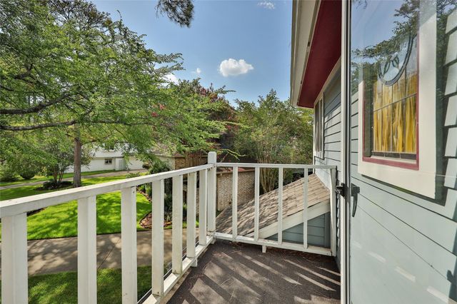 12002 Moorcreek Drive, Houston, TX 77070