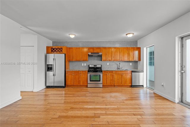 7950 Tatum Waterway Drive N18, Miami Beach, FL 33141