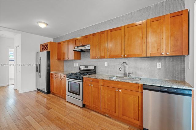 7950 Tatum Waterway Drive N18, Miami Beach, FL 33141