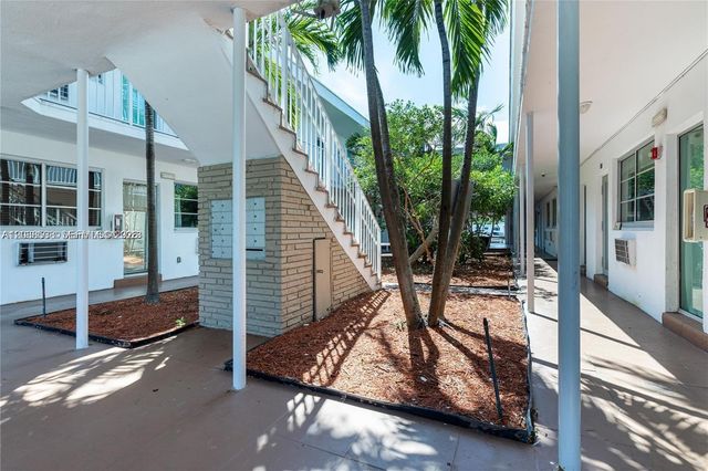 7950 Tatum Waterway Drive N18, Miami Beach, FL 33141