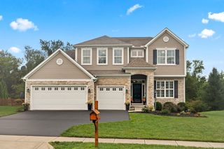 221 Fox Glen Drive E, Pickerington, OH 43147