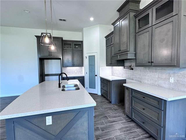 1100 Azalea Street, Mission, TX 78573