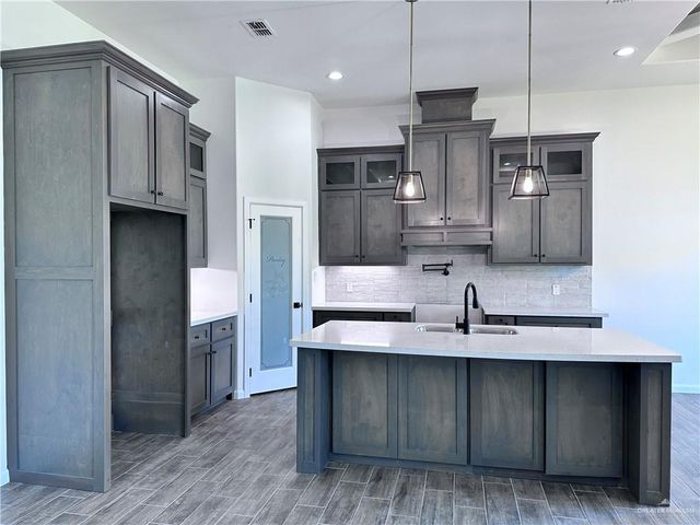 1100 Azalea Street, Mission, TX 78573