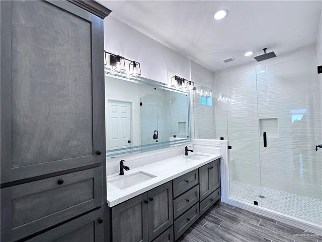 1100 Azalea Street, Mission, TX 78573